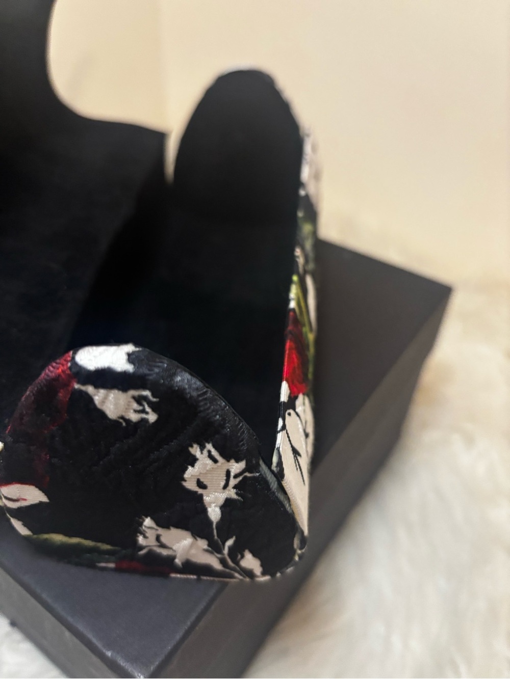 Dolce&Gabbana Limited Edition runway oversized red Floral Embellished Sunglasses - Picture 17 of 17